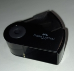 Faber CastellSpitzdose einfach Sleeve Mini schwarz aufklappbarArtikel-Nr: 6933256611901